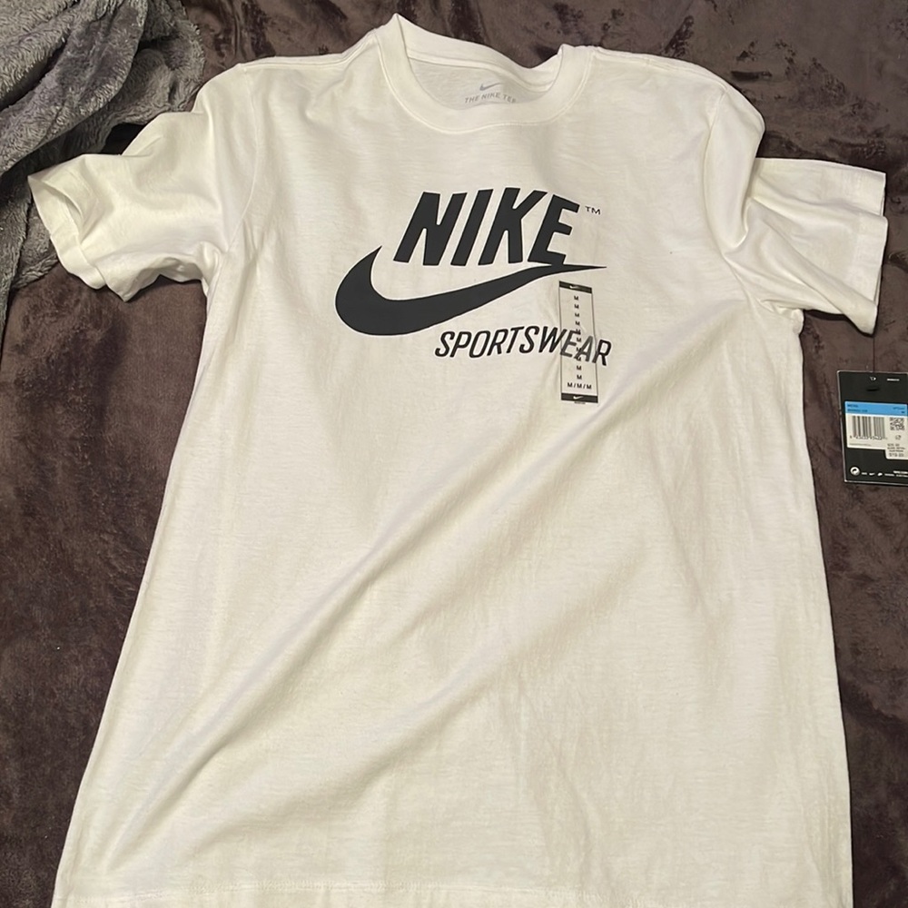 short-sleeve white nike shirt